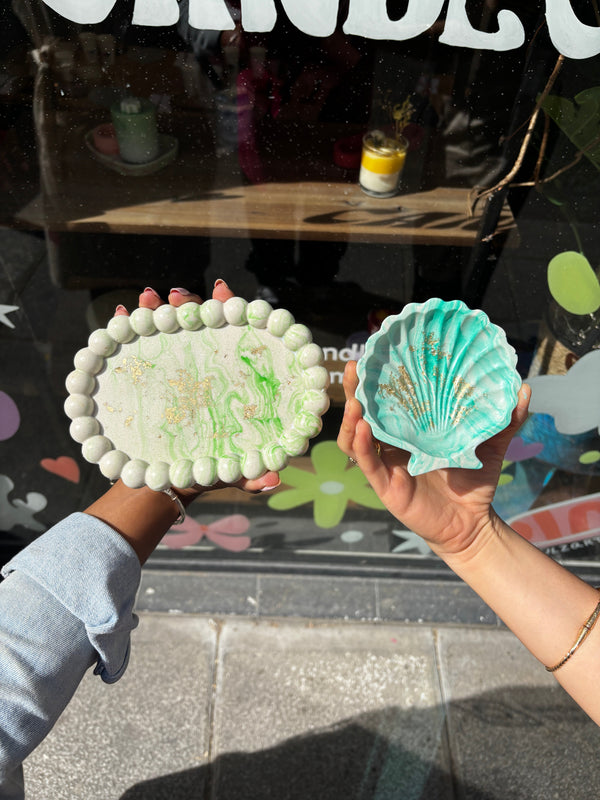 Coupelles en jesmonite réalisées en atelier